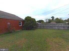 5017 Mauretania Ave in Harrisburg, PA - Building Photo