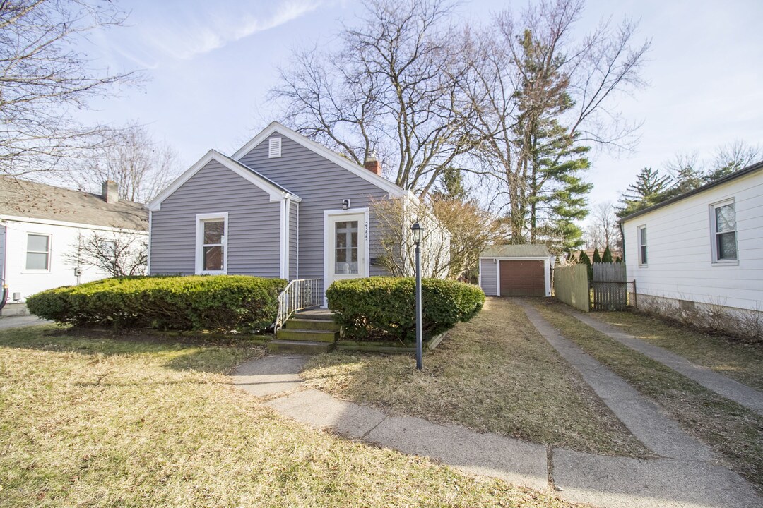 2355 Ward St in Toledo, OH - Building Photo