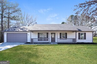 561 Sunnyhill Dr in Jonesboro, GA - Building Photo