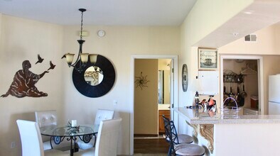 10401 N Saguaro Blvd, Unit 101 in Fountain Hills, AZ - Foto de edificio - Building Photo