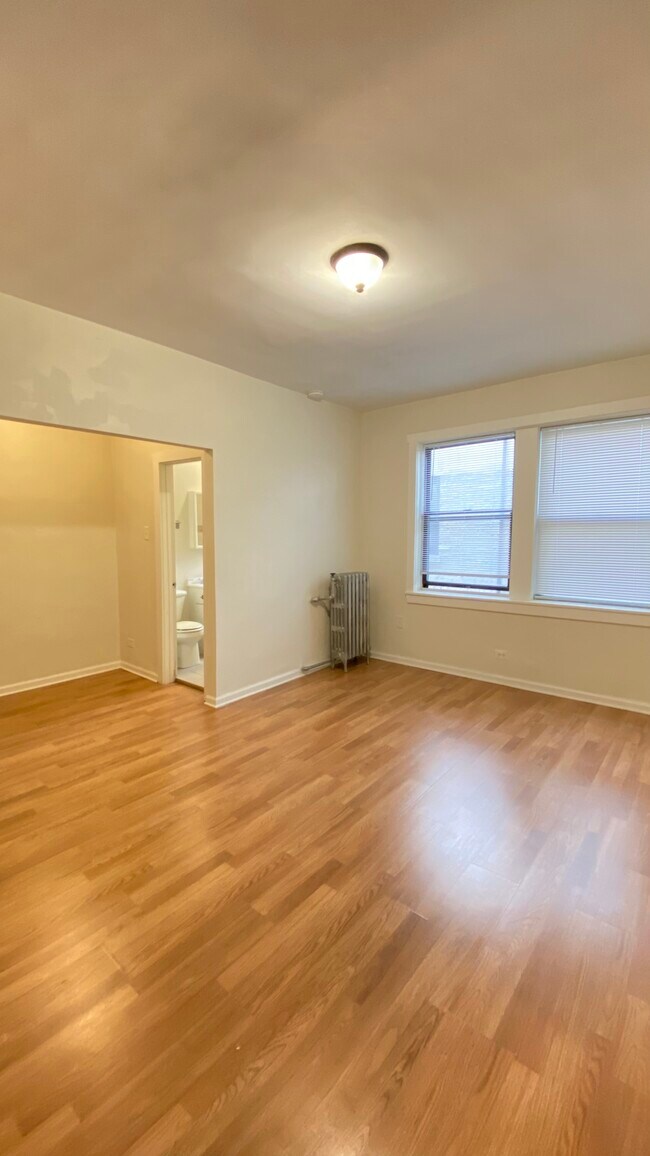 property at 839 W Sheridan Rd