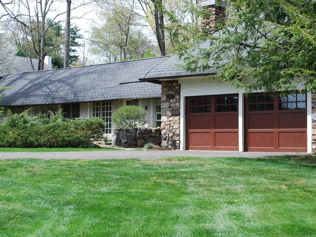 2820 High Ridge Rd