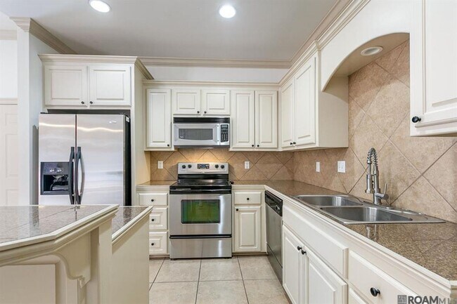 9541 Summer Pointe Ave in Baton Rouge, LA - Building Photo - Building Photo