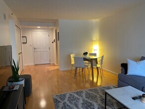 8 Museum Way, Unit 605 in Cambridge, MA - Building Photo - Building Photo