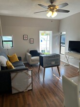 823 NE 19th Ave, Unit 3 in Fort Lauderdale, FL - Building Photo - Building Photo