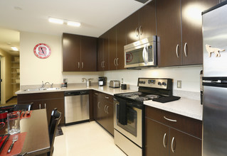 NC State University Wolf Ridge Apartments in Raleigh, NC - Building Photo - Interior Photo