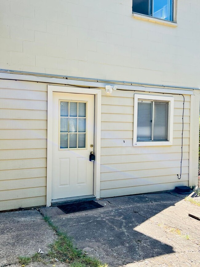 1914 Cullen Ave-Unit -B in Austin, TX - Building Photo - Building Photo