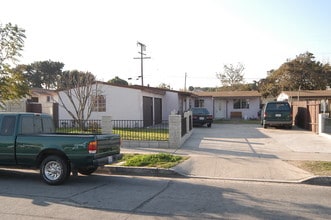 46-48 Raemere St in Camarillo, CA - Building Photo - Building Photo