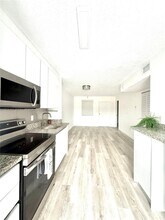 2575 SW 27th Ave in Miami, FL - Building Photo - Building Photo