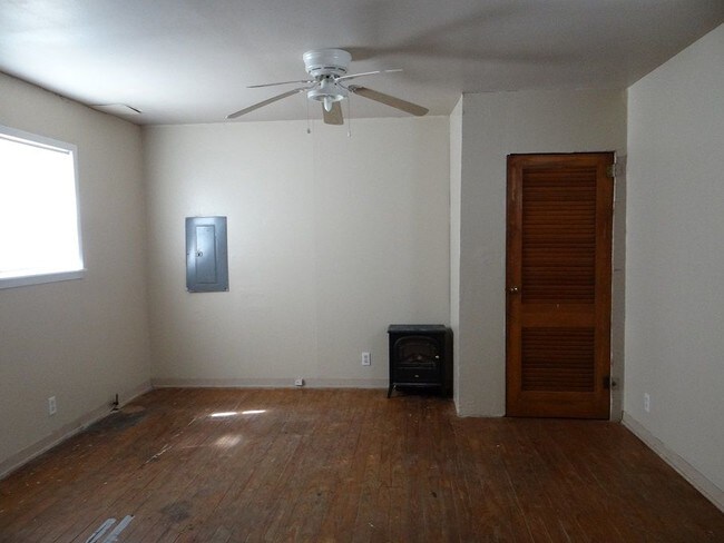 2040 Kingsley Dr in Beaumont, TX - Building Photo - Building Photo