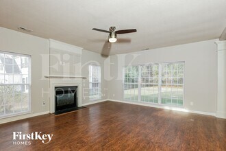 4817 Loganshire Ln in Raleigh, NC - Building Photo - Building Photo