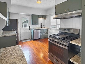 1462 Walker Ave NW in Grand Rapids, MI - Building Photo - Building Photo