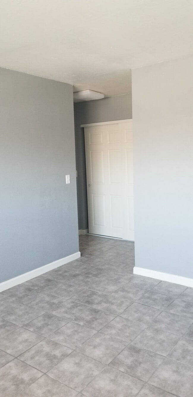 4706 Cessna Ave, Unit 2 in Las Vegas, NV - Building Photo - Building Photo