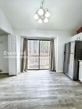 3214 Westbury Dr in Jamestown, NC - Building Photo - Building Photo