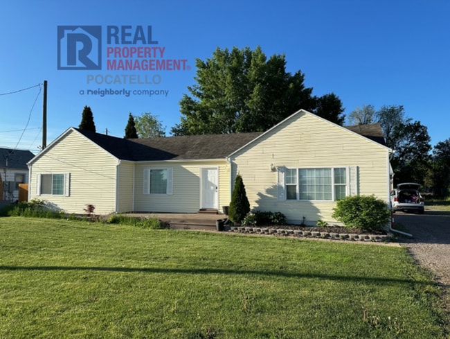 property at 717 W Eldredge Rd