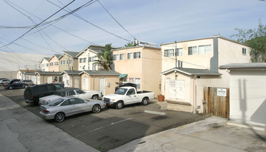 2049-2051 Garnet Ave in San Diego, CA - Building Photo - Other