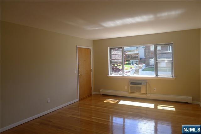 129-131 6th St-Unit -2 in Fairview, NJ - Building Photo - Building Photo