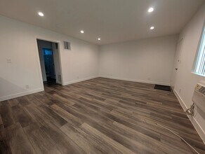 739 N Sweetzer Ave in Los Angeles, CA - Building Photo - Building Photo