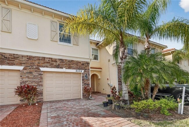 9504 SW Otter Ln in Stuart, FL - Building Photo - Building Photo