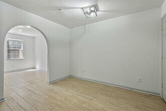 3793 Soapstone Rd in Decatur, GA - Foto de edificio - Building Photo