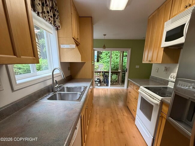 12399 Blackberry Ln in Ketchikan, AK - Building Photo - Building Photo