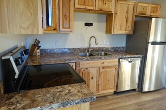 248 Zappa Pl, Unit C in Anchorage, AK - Foto de edificio - Building Photo