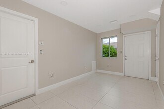813 NW 3rd Ave in Fort Lauderdale, FL - Building Photo - Building Photo