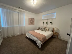 364 Clark Cir in Farmington, UT - Building Photo - Building Photo