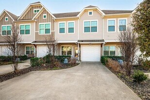 2721 Vine Ct in Denton, TX - Building Photo