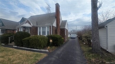 1 Cresthaven Dr in Buffalo, NY - Building Photo - Building Photo