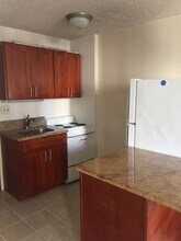 1560 Kanunu St in Honolulu, HI - Building Photo - Building Photo