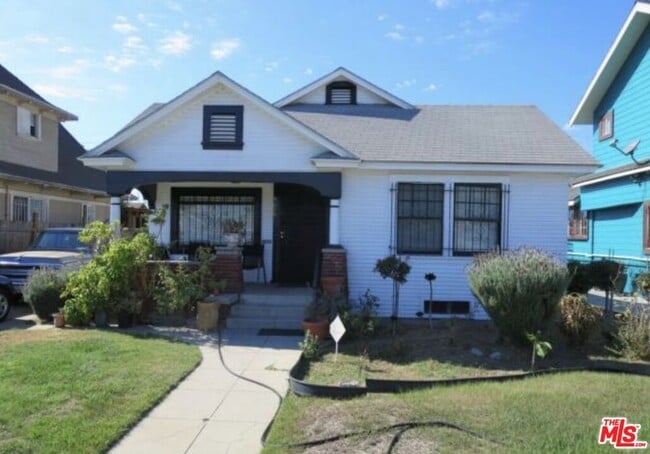 property at 4615 S Gramercy Pl