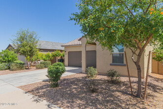 2415 E San Miguel Dr in Casa Grande, AZ - Building Photo - Building Photo