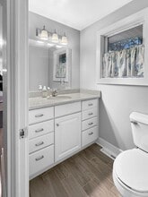 15858 Lake Ave in Grand Haven, MI - Building Photo - Building Photo