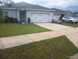 1060 Kobuk St in Haines City, FL - Building Photo