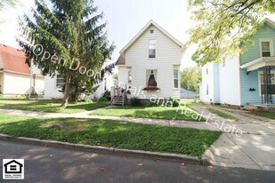 927 Nuttman Ave in Fort Wayne, IN - Building Photo