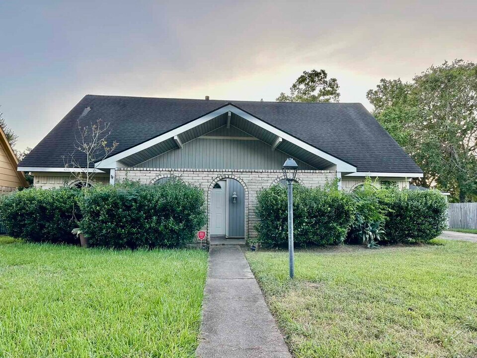 3110 Indian Wells Ct in Missouri City, TX - Building Photo