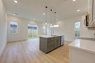 4029 Knoxville St in Houston, TX - Building Photo - Building Photo