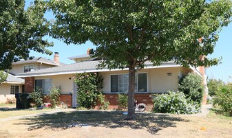 101 Nedra Ct in Sacramento, CA - Building Photo