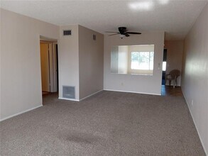 2428 Columbia Dr in Clearwater, FL - Building Photo - Building Photo