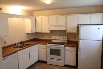 3727 Willow Creek Rd in Nashville, TN - Building Photo - Building Photo