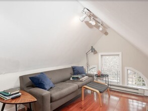 103 College Ave, Unit #1 in Somerville, MA - Building Photo - Building Photo