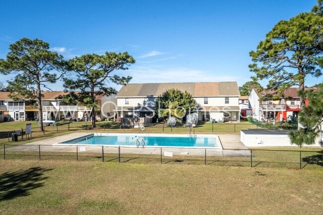 145 4th Ave in Shalimar, FL - Building Photo - Building Photo