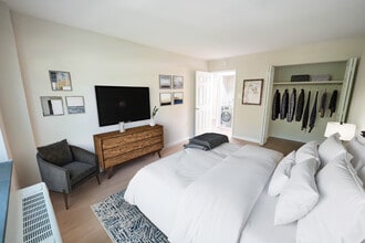 Rosemont Plaza in Bryn Mawr, PA - Building Photo - Building Photo