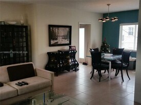 729 NE 16th Ave in Fort Lauderdale, FL - Building Photo