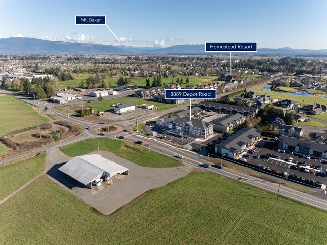 8889 Depot Rd in Lynden, WA - Foto de edificio - Building Photo