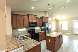 18405 Tallgrass Prairie Dr in Pflugerville, TX - Building Photo - Building Photo