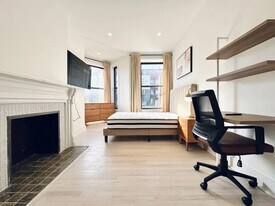 Furnished room/NOT APARTMENT in Brooklyn, NY - Building Photo