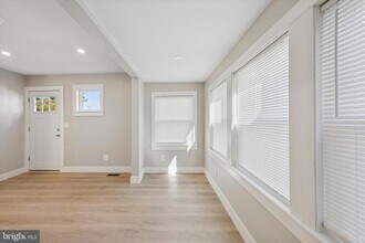 118 Bartram Ave in Essington, PA - Building Photo - Building Photo