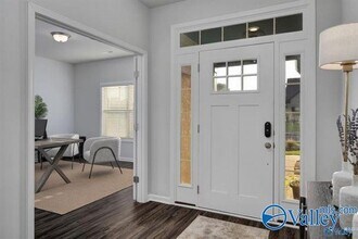 215 Keva St in Meridianville, AL - Foto de edificio - Building Photo